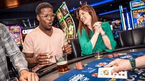 montase permainan slot populer di selot138 - Mahjong Ways, Gates of Olympus, Aviator